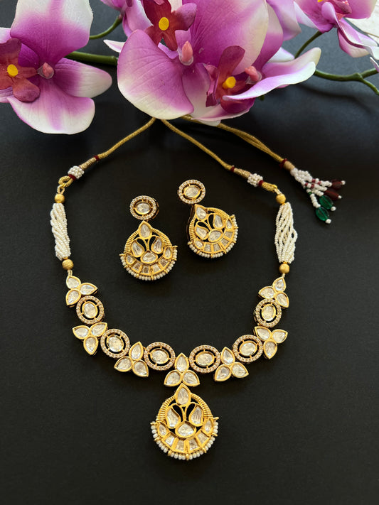 Gold Polish Kundan White Necklace